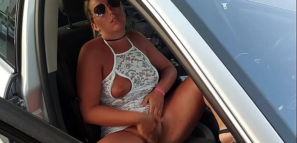 OMG !!! she pulls out her fat pussy in the mall parking lot to hard married men amazing